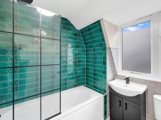 Apartment for rent in Cat Hill, England