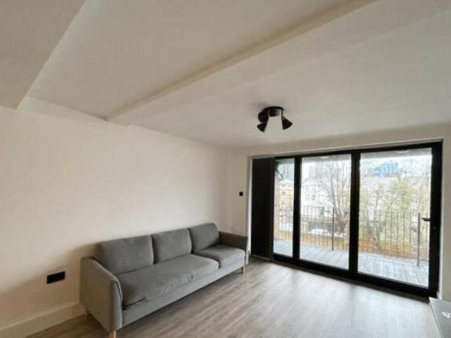 House for rent in Surrey, England