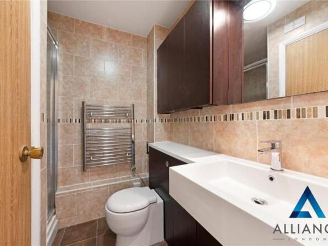 Apartment for rent in Cat Hill, England