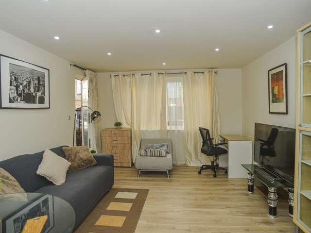 Apartment for rent in Virginia Quay, Blackwall