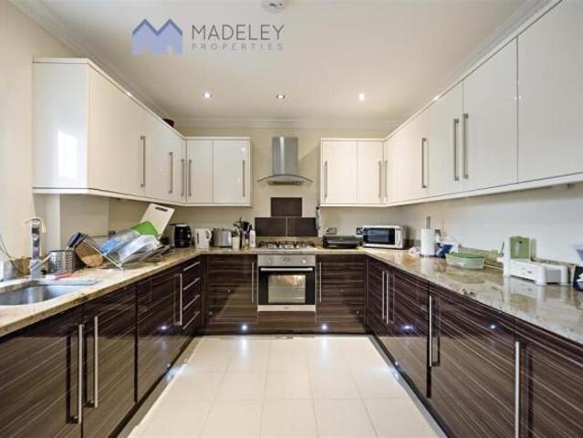 Apartment for rent in Ealing, Greater London