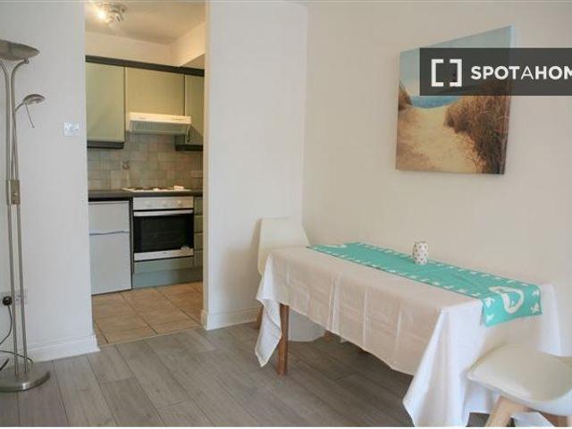 Apartment to rent in Bluebell, North Tipperary