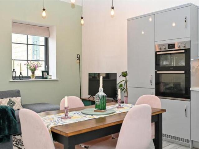 Apartment for rent in Yeadon, West Yorkshire