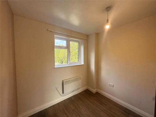 Apartment for rent in Cat Hill, England