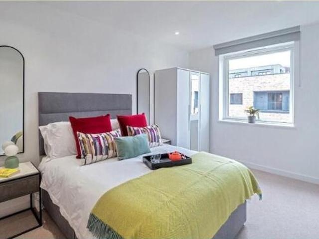 Apartment for rent in Cat Hill, England