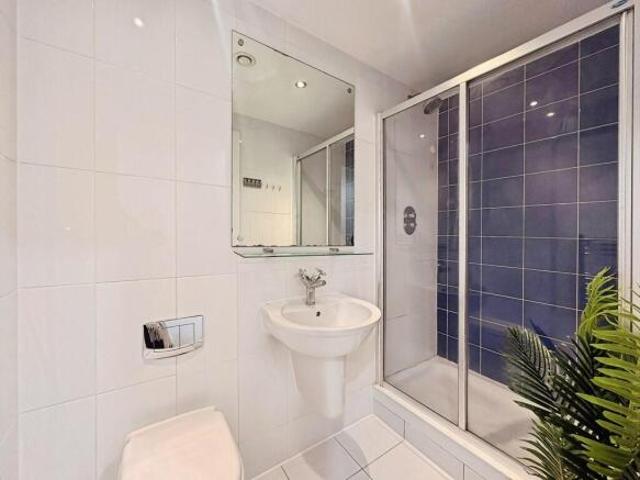 Apartment for rent in Cross Green, Leeds
