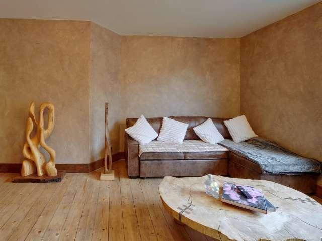 Apartment for rent in Burnt Oak, Greater London