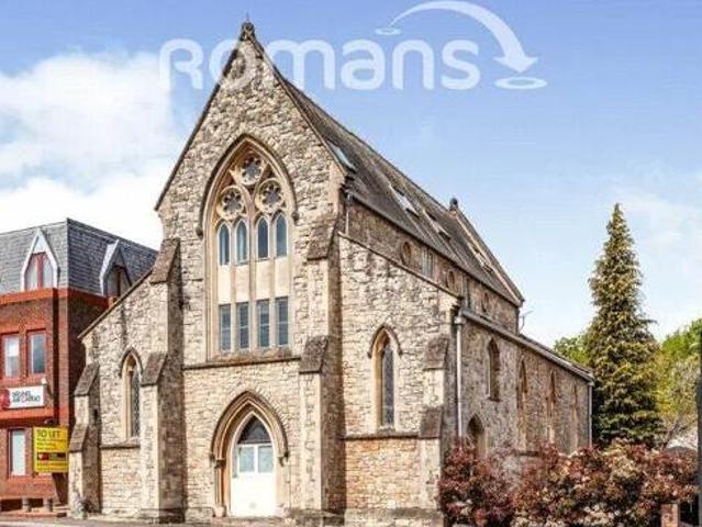 House for rent in Row Town, Surrey