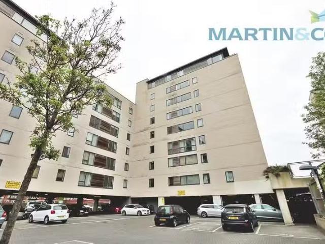 Apartment for rent in Cardiff Bay, Falcon Lodge