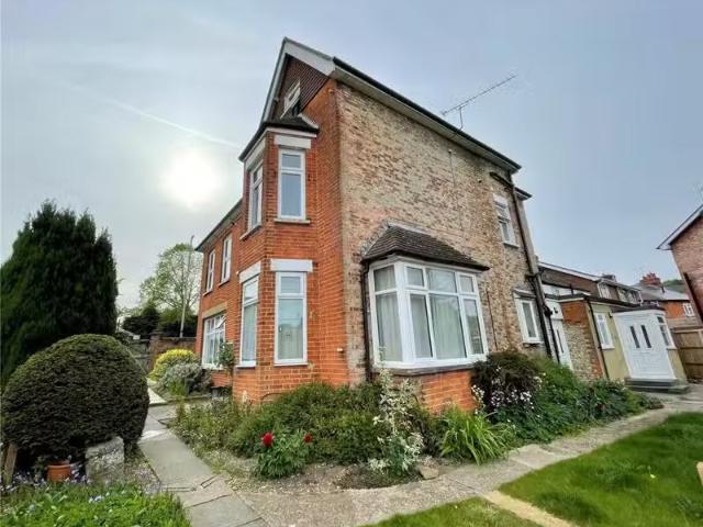 Apartment for rent in Fole, Surrey