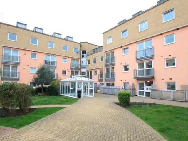 House for rent in London Borough of Hounslow, Greater London