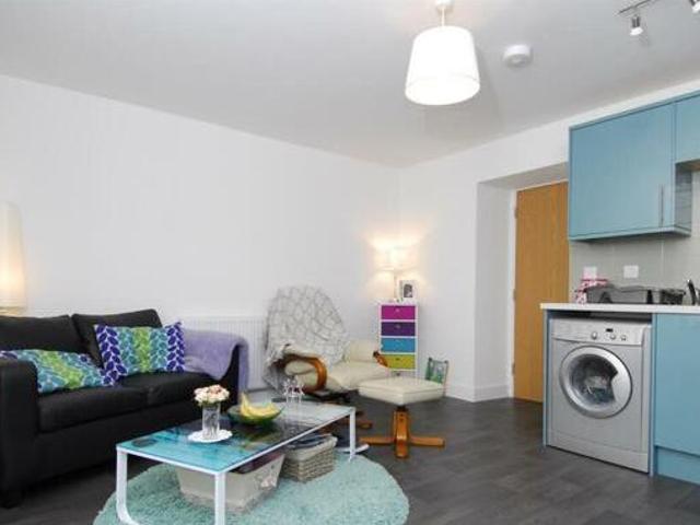 House for rent in Follaton, Strode