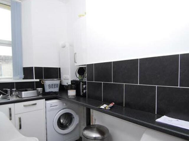 House for rent in Follaton, Strode