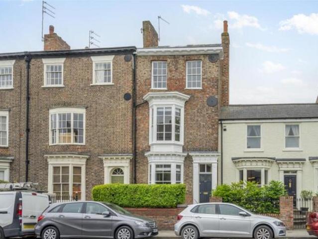 Apartment for rent in Holgate, High Field