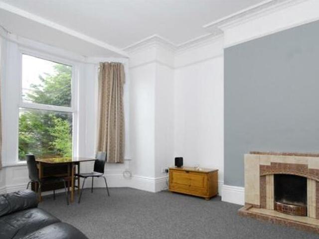 House for rent in Follaton, Strode