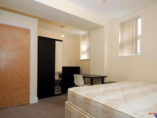 House for rent in Follaton, Strode