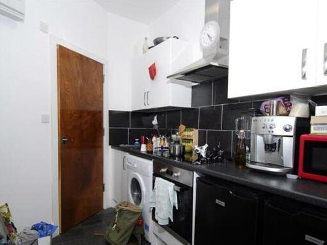 House for rent in Follaton, Strode