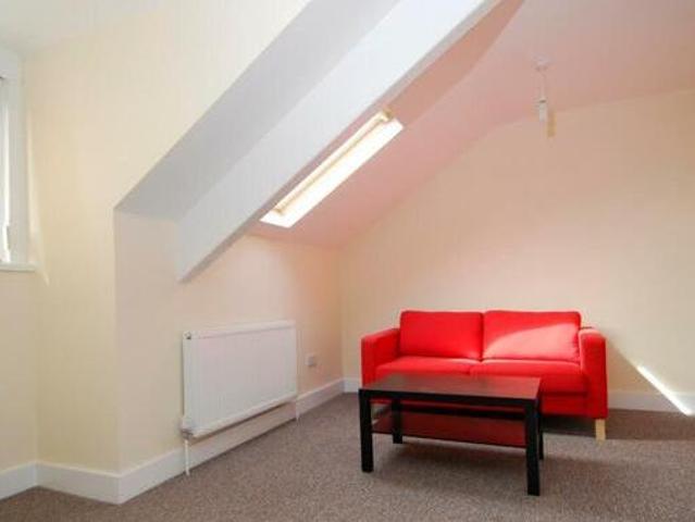 House for rent in Follaton, Strode