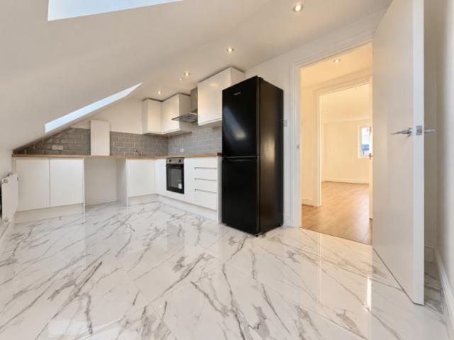Apartment for rent in Cat Hill, England