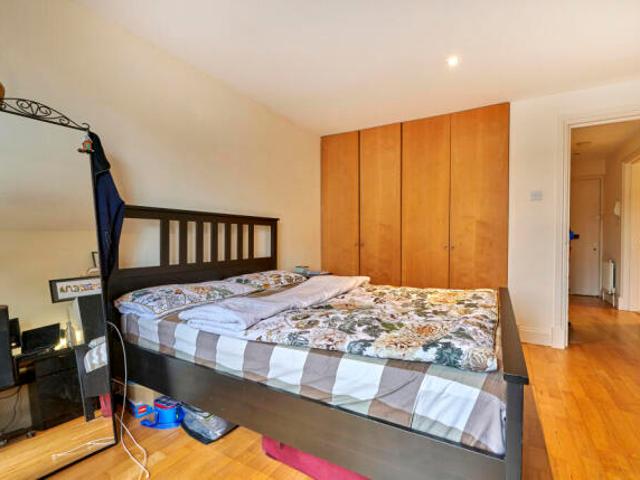 Apartment for rent in Five Acres, Hertfordshire
