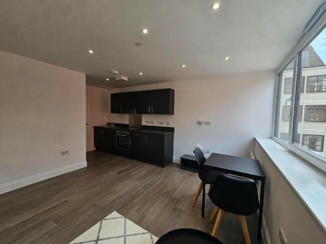 Apartment for rent in Belle Isle, West Yorkshire
