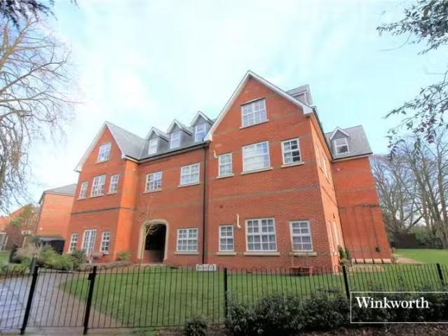 Apartment for rent in Five Acres, Hertfordshire