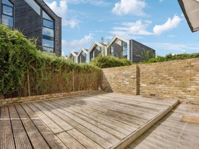 Apartment for rent in Chiswick, Greater London