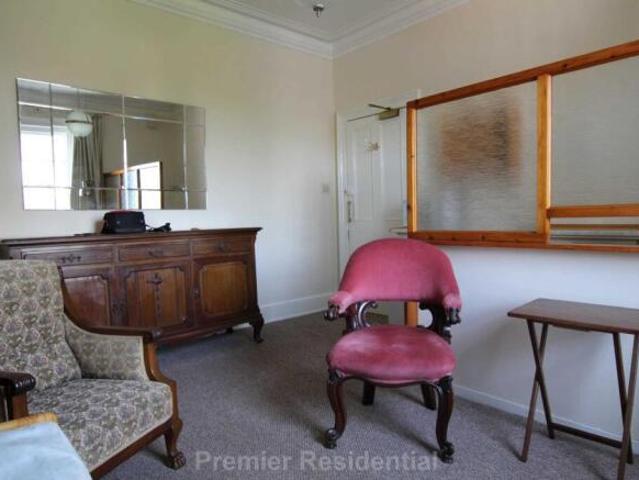 Apartment for rent in South Lane, West Yorkshire