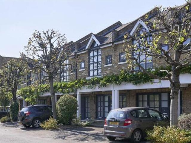 House for rent in Lyons, Greater London