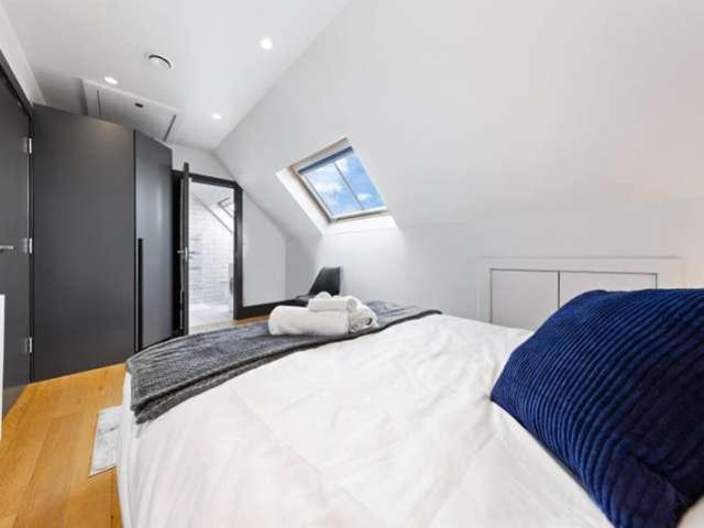 Apartment for rent in Hampton, Greater London