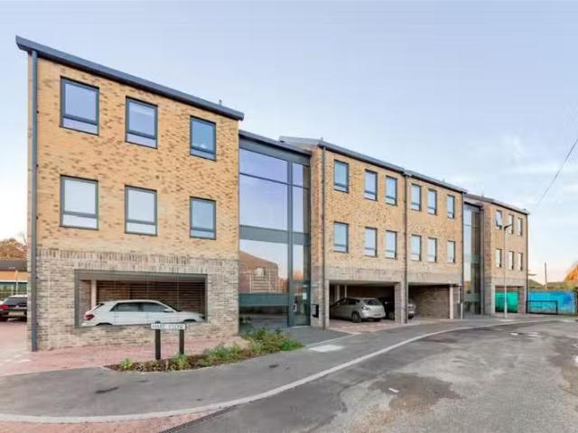 Apartment for rent in London Borough of Croydon, Isle Of Man