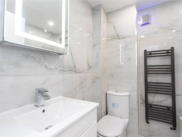 Apartment for rent in Cat Hill, England