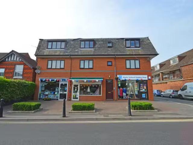 Apartment for rent in Fole, Surrey