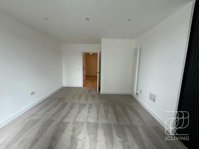 Apartment for rent in Acton, Greater London