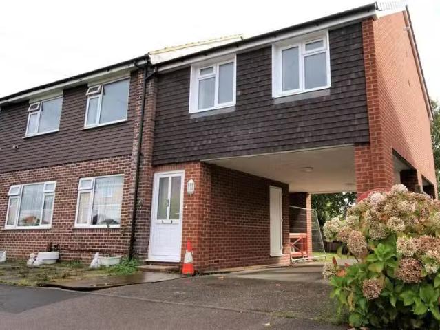 Apartment for rent in Upton, East Dorset