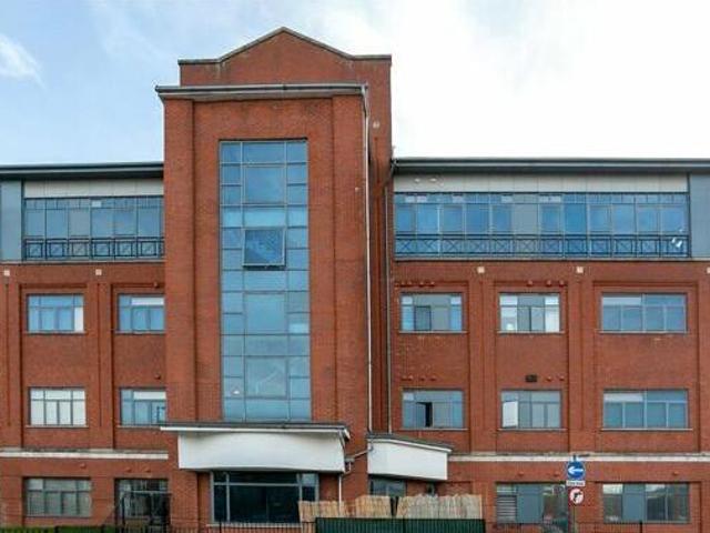 House for rent in The Image, Pouchen End