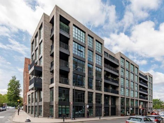 Apartment for rent in Cat Hill, England