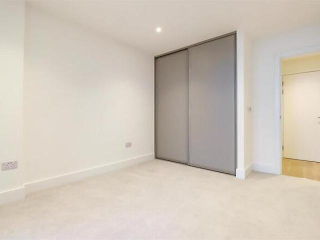 Apartment for rent in Herne Hill, Greater London