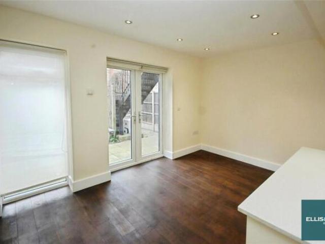 Apartment for rent in Cat Hill
