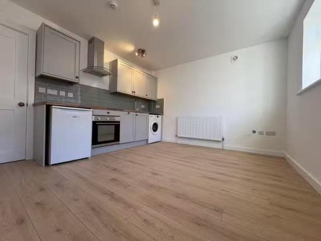 Apartment for rent in Coleshill CP, Gun Hill