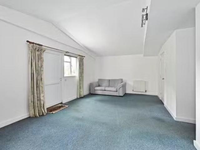 Apartment for rent in South Lane, West Yorkshire