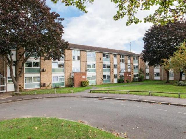 Apartment for rent in Charlesworth, East Midlands