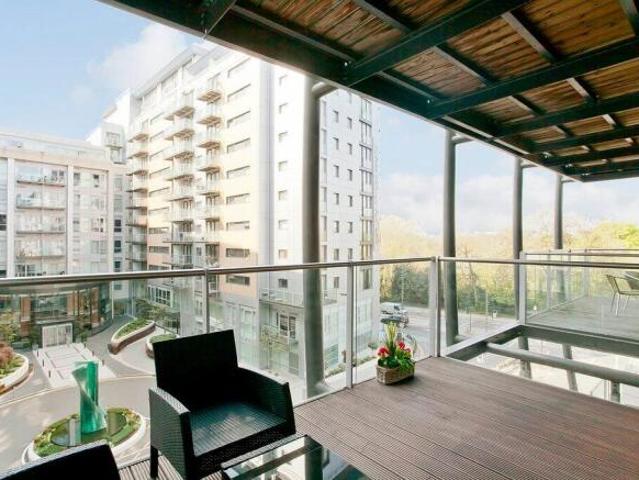 Apartment for rent in Cat Hill, England
