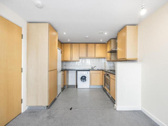 Apartment for rent in South Lane, West Yorkshire