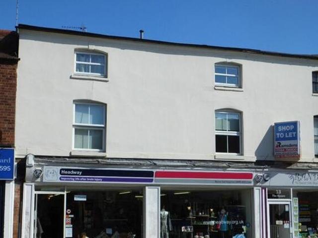 House for rent in Abbey End, Green Close