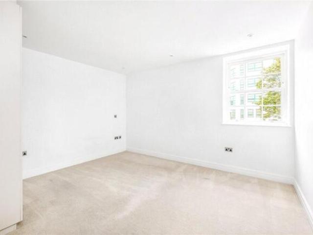 Apartment for rent in Brentford, Greater London