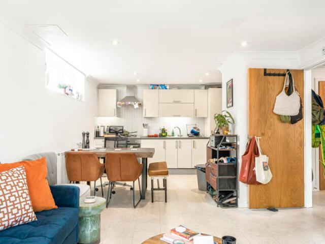 Apartment for rent in Cat Hill