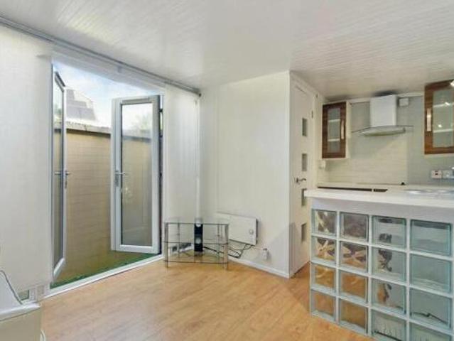 House for rent in Kingston Upon Thames, Greater London