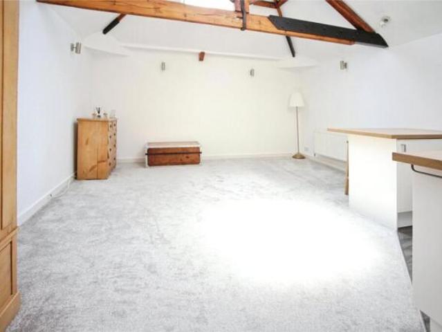 Apartment for rent in Golden Valley, Gloucestershire