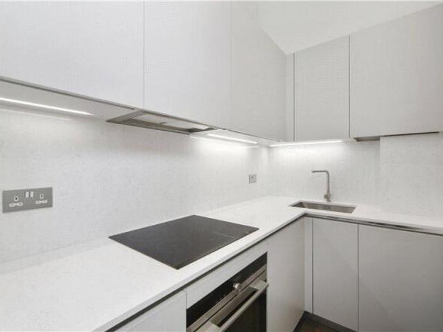 Apartment for rent in Cat Hill, England